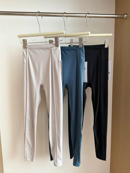 Casual contrast shorts three-dimensional hip-lifting yoga pants sports quick-drying