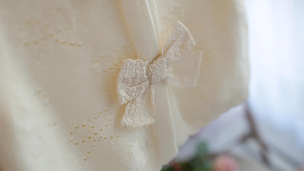 New Princess Trend Front Butterfly-knot Thin Knit Vest Sweater Super Nice Round Neck Sleeveless Girl Waistcoat Chic Tops IY06161