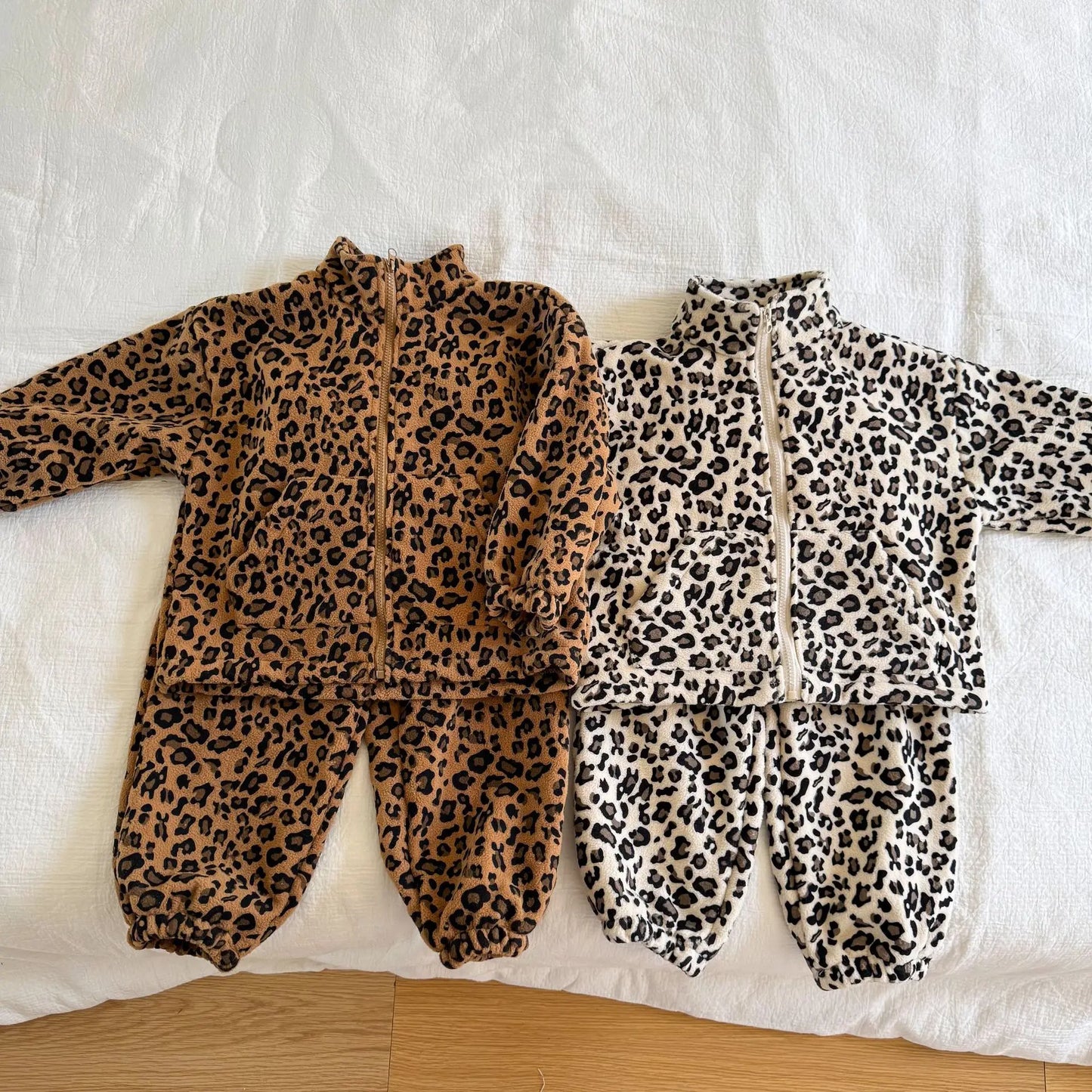 2025 Winter New Children Plus Velvet Thick Clothes Set Leopard Print Boys Girls Fleece Warm Coat + Pants 2pcs Suit Kids Outfits