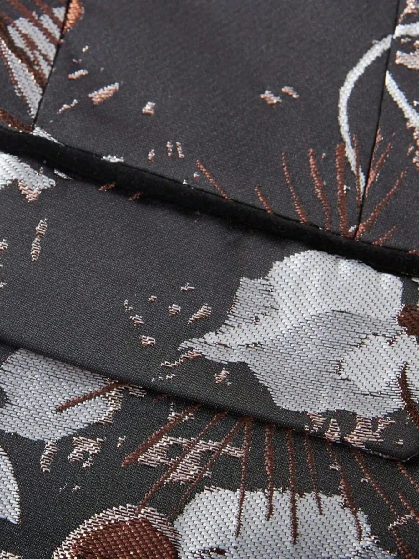 Men's three-piece suit set in regular cut and pattern, including patterned suit jacket, vest, and pants for banquet wear