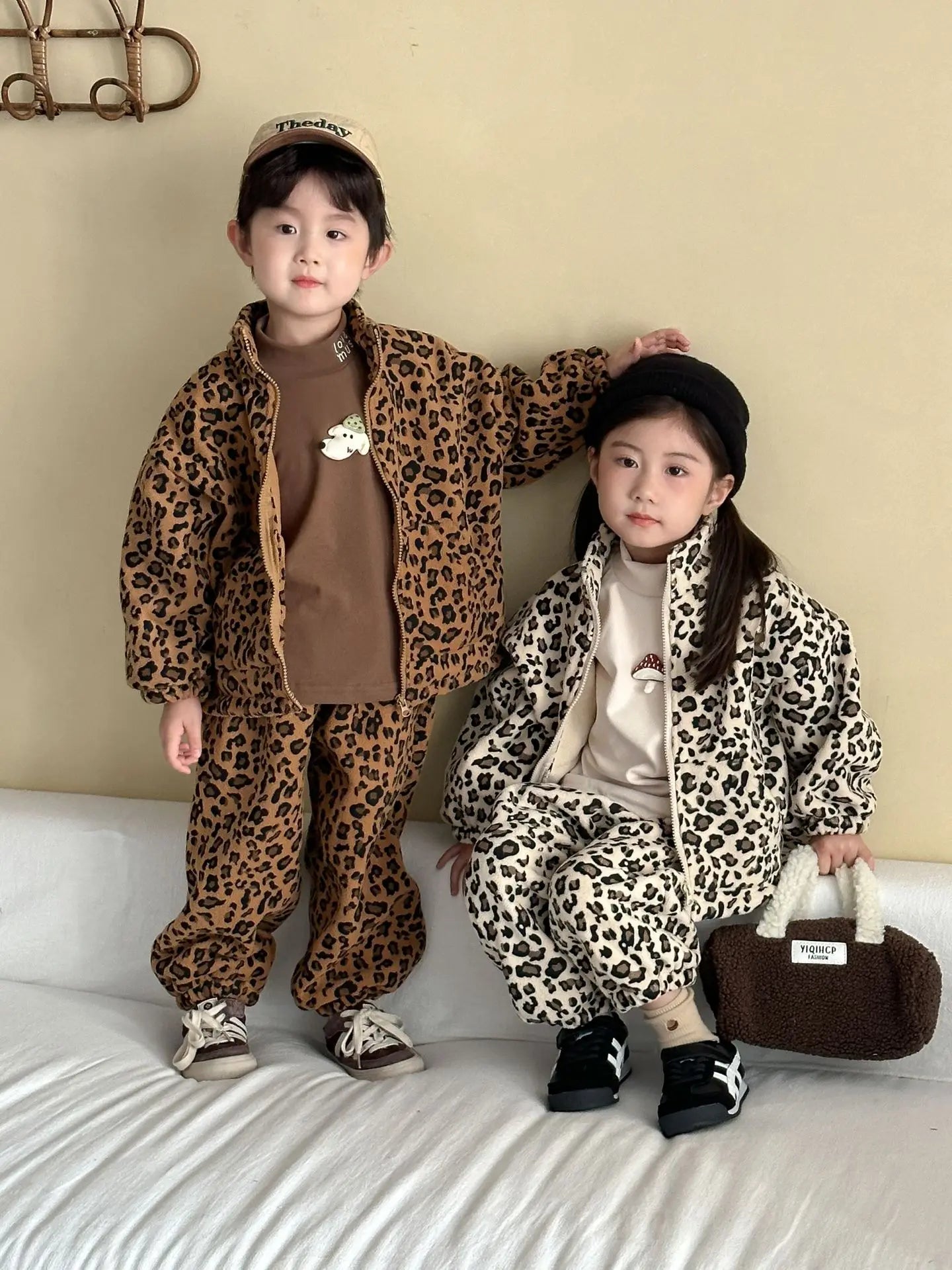 2025 Winter New Children Plus Velvet Thick Clothes Set Leopard Print Boys Girls Fleece Warm Coat + Pants 2pcs Suit Kids Outfits