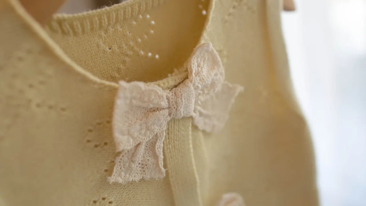 New Princess Trend Front Butterfly-knot Thin Knit Vest Sweater Super Nice Round Neck Sleeveless Girl Waistcoat Chic Tops IY06161