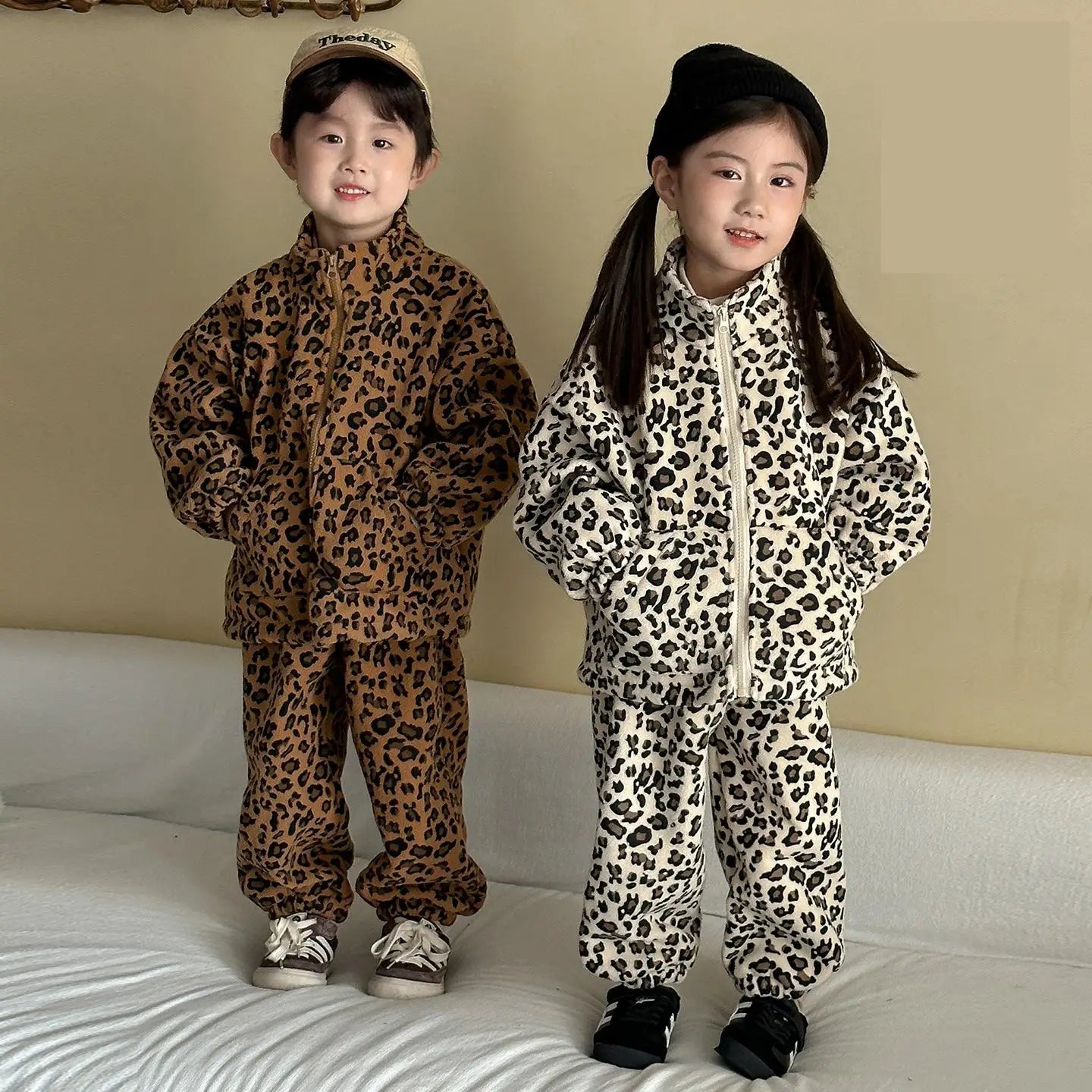 2025 Winter New Children Plus Velvet Thick Clothes Set Leopard Print Boys Girls Fleece Warm Coat + Pants 2pcs Suit Kids Outfits