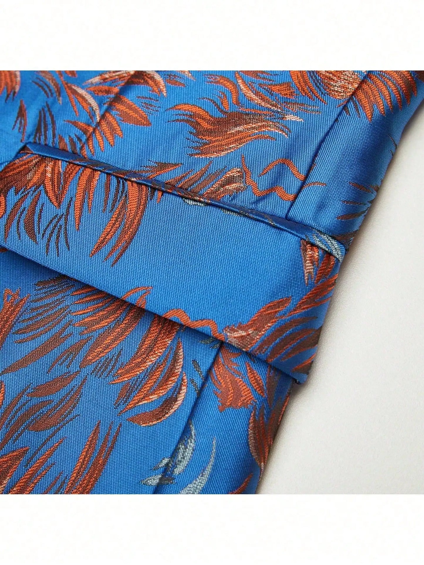 Men's three-piece regular-cut suit set, including a suit jacket, vest, and pants, suitable for wedding banquets and other formal