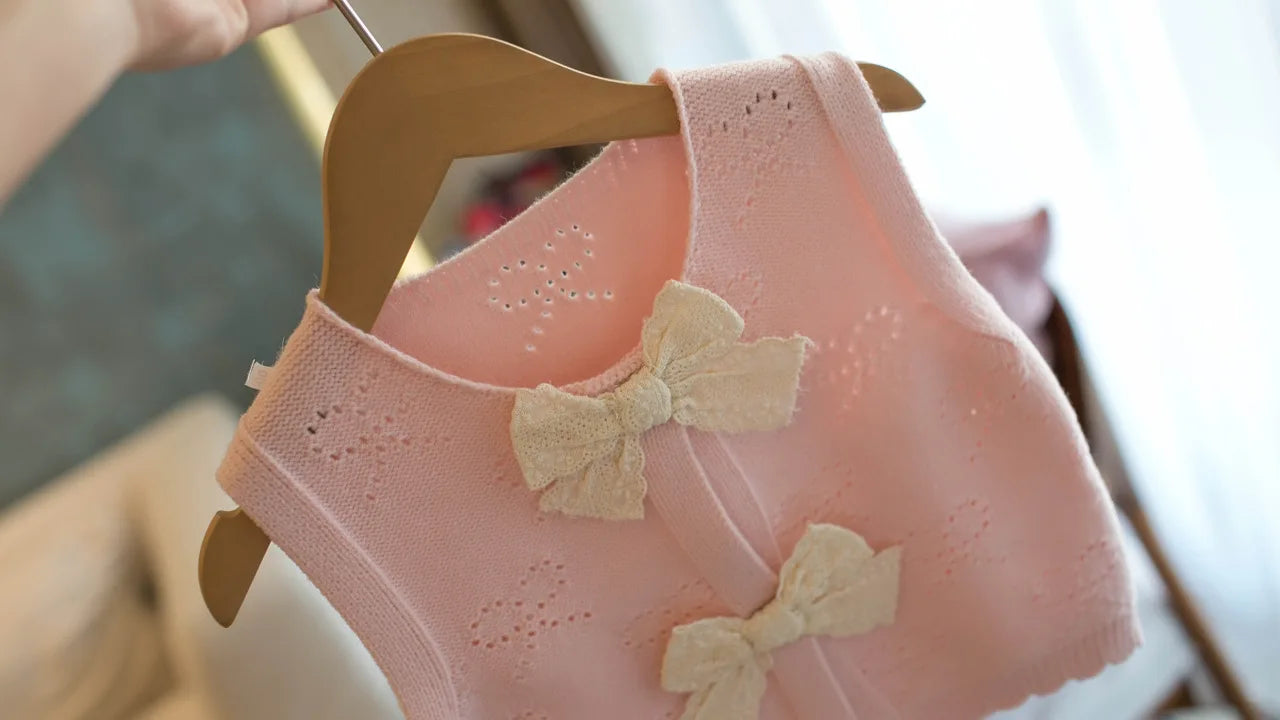 New Princess Trend Front Butterfly-knot Thin Knit Vest Sweater Super Nice Round Neck Sleeveless Girl Waistcoat Chic Tops IY06161