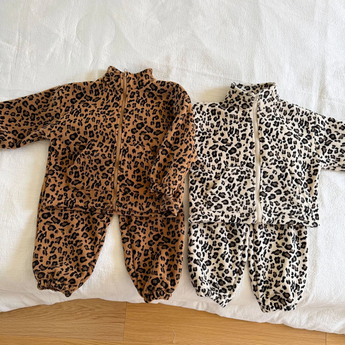 2025 Winter New Children Plus Velvet Thick Clothes Set Leopard Print Boys Girls Fleece Warm Coat + Pants 2pcs Suit Kids Outfits