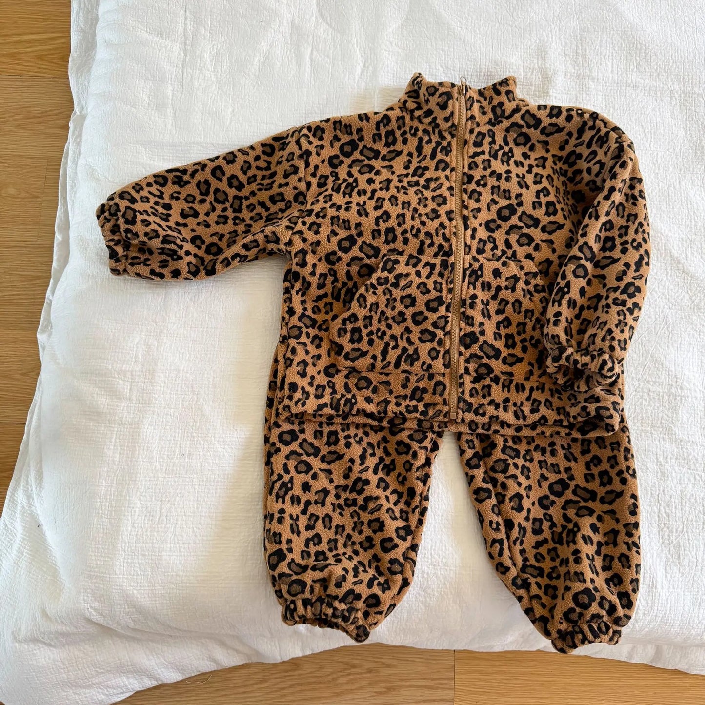 2025 Winter New Children Plus Velvet Thick Clothes Set Leopard Print Boys Girls Fleece Warm Coat + Pants 2pcs Suit Kids Outfits