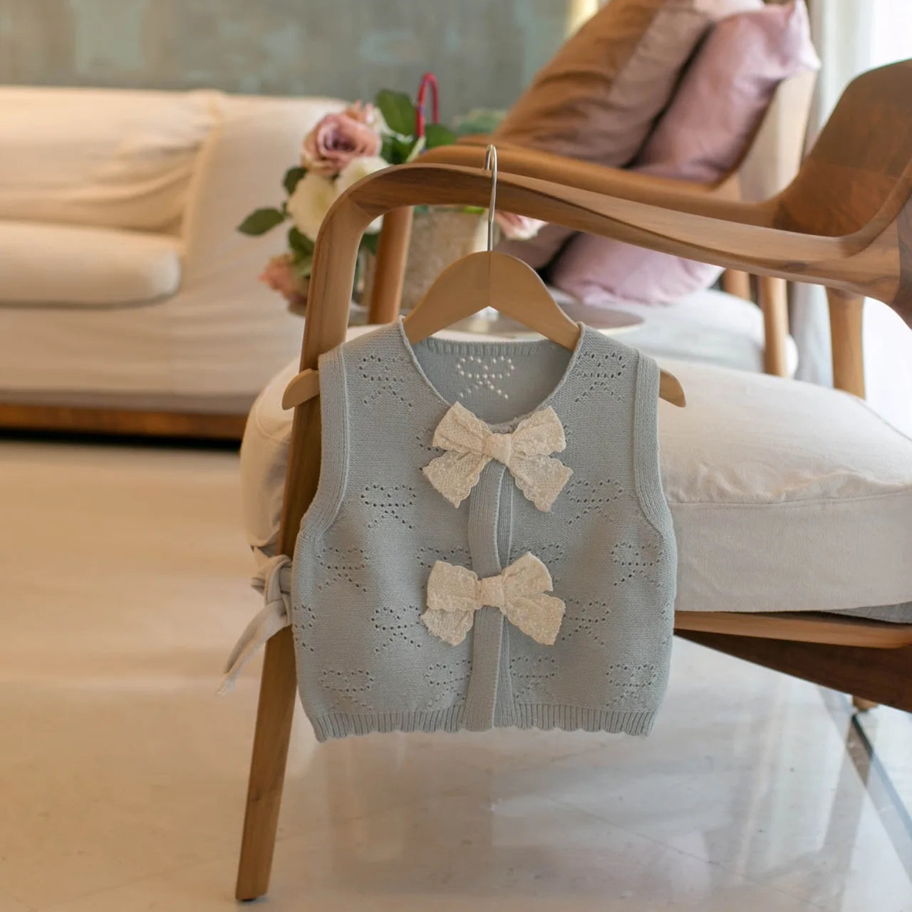 New Princess Trend Front Butterfly-knot Thin Knit Vest Sweater Super Nice Round Neck Sleeveless Girl Waistcoat Chic Tops IY06161