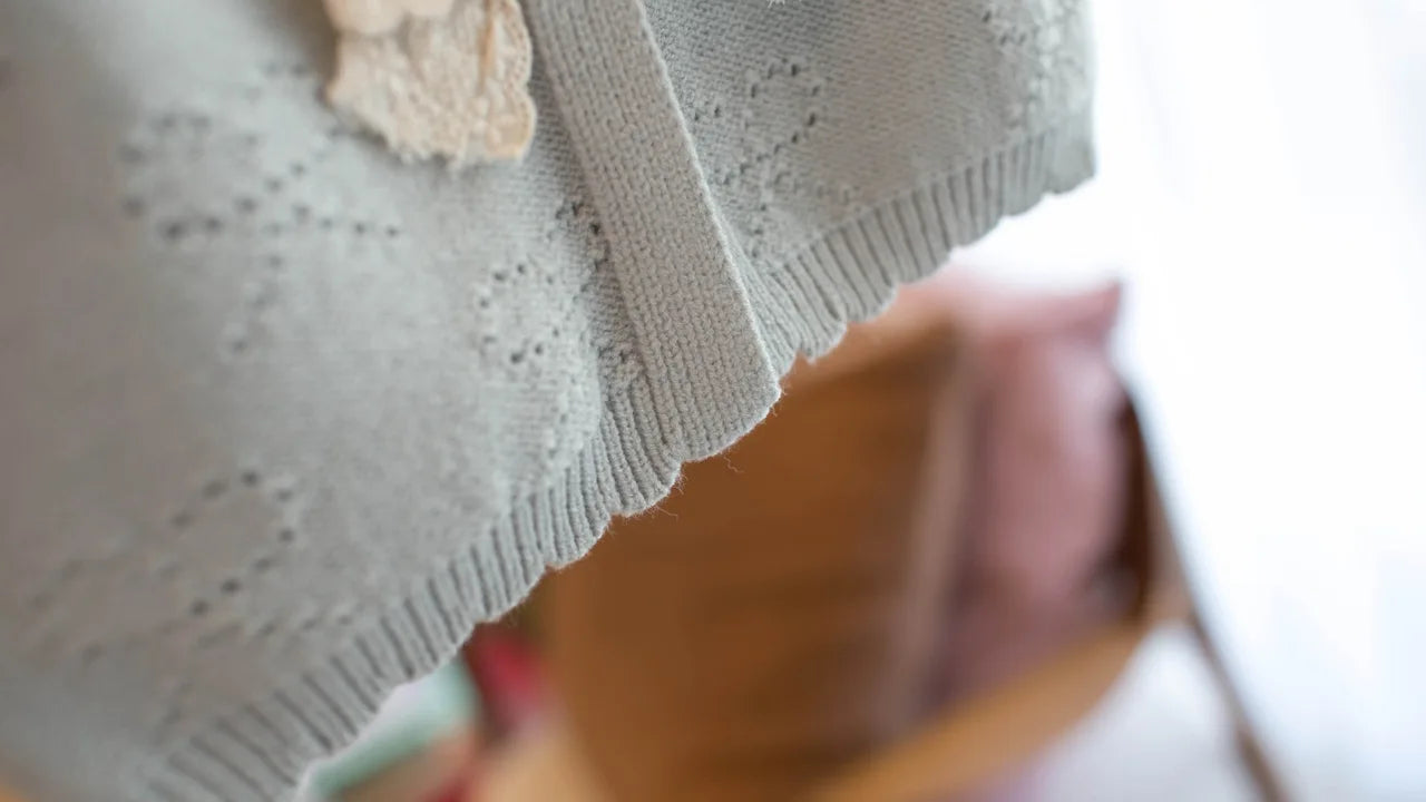 New Princess Trend Front Butterfly-knot Thin Knit Vest Sweater Super Nice Round Neck Sleeveless Girl Waistcoat Chic Tops IY06161