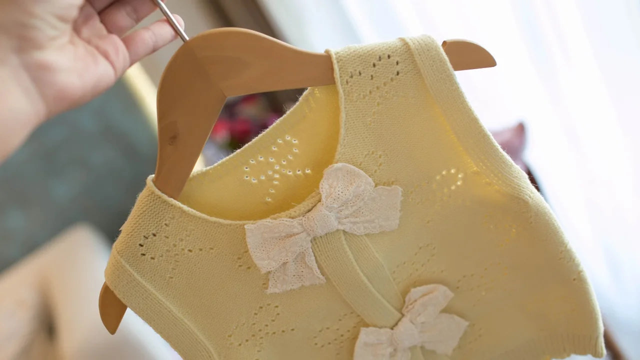 New Princess Trend Front Butterfly-knot Thin Knit Vest Sweater Super Nice Round Neck Sleeveless Girl Waistcoat Chic Tops IY06161