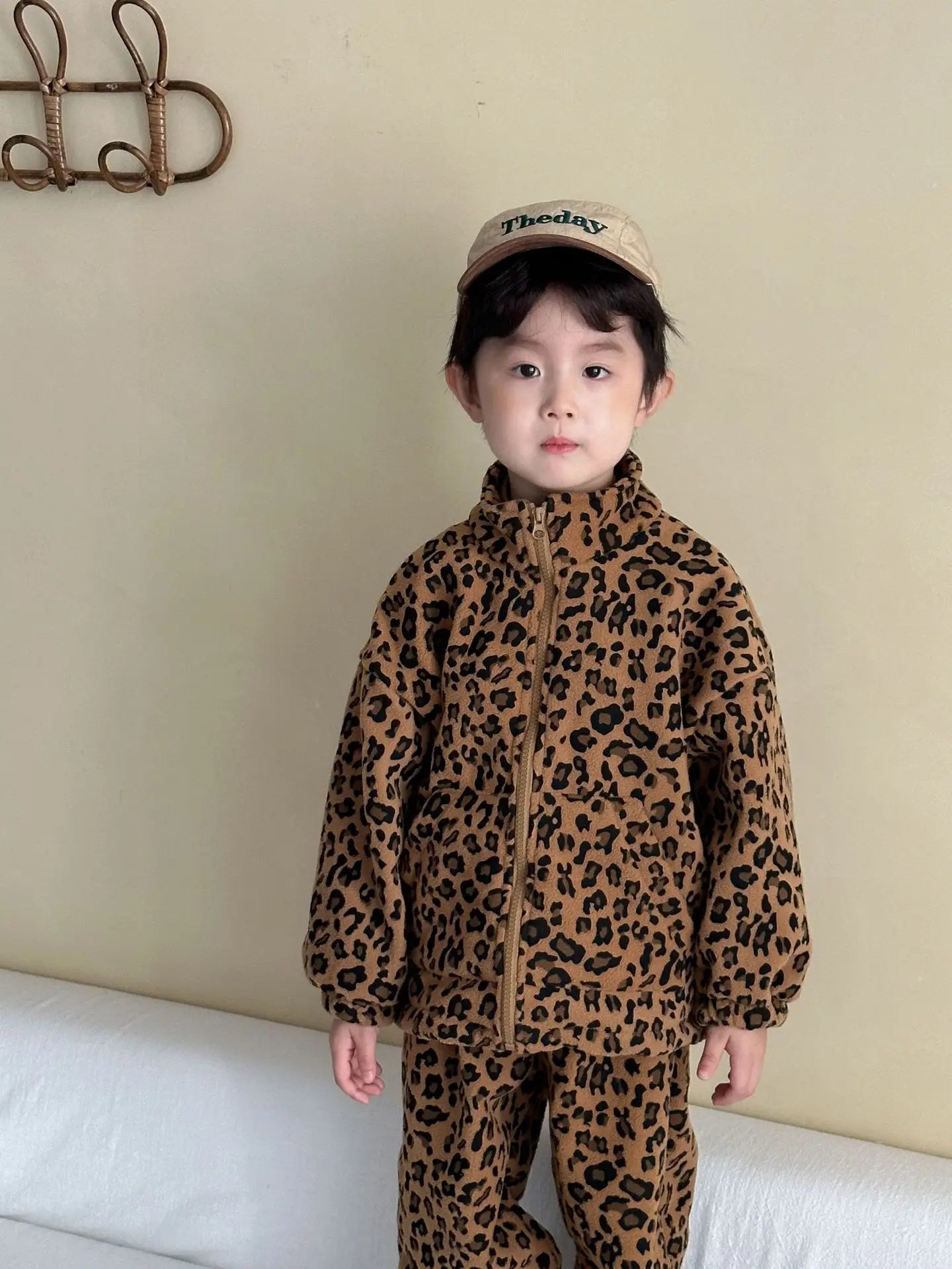 2025 Winter New Children Plus Velvet Thick Clothes Set Leopard Print Boys Girls Fleece Warm Coat + Pants 2pcs Suit Kids Outfits