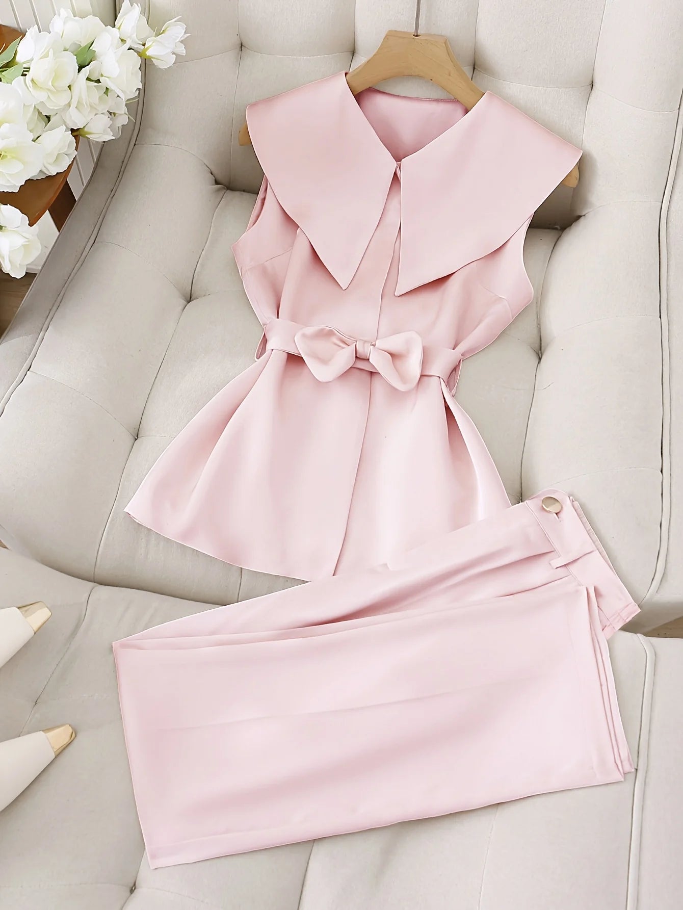 Fashionable, elegant, simple solid color sleeveless romantic date top and trousers two-piece set