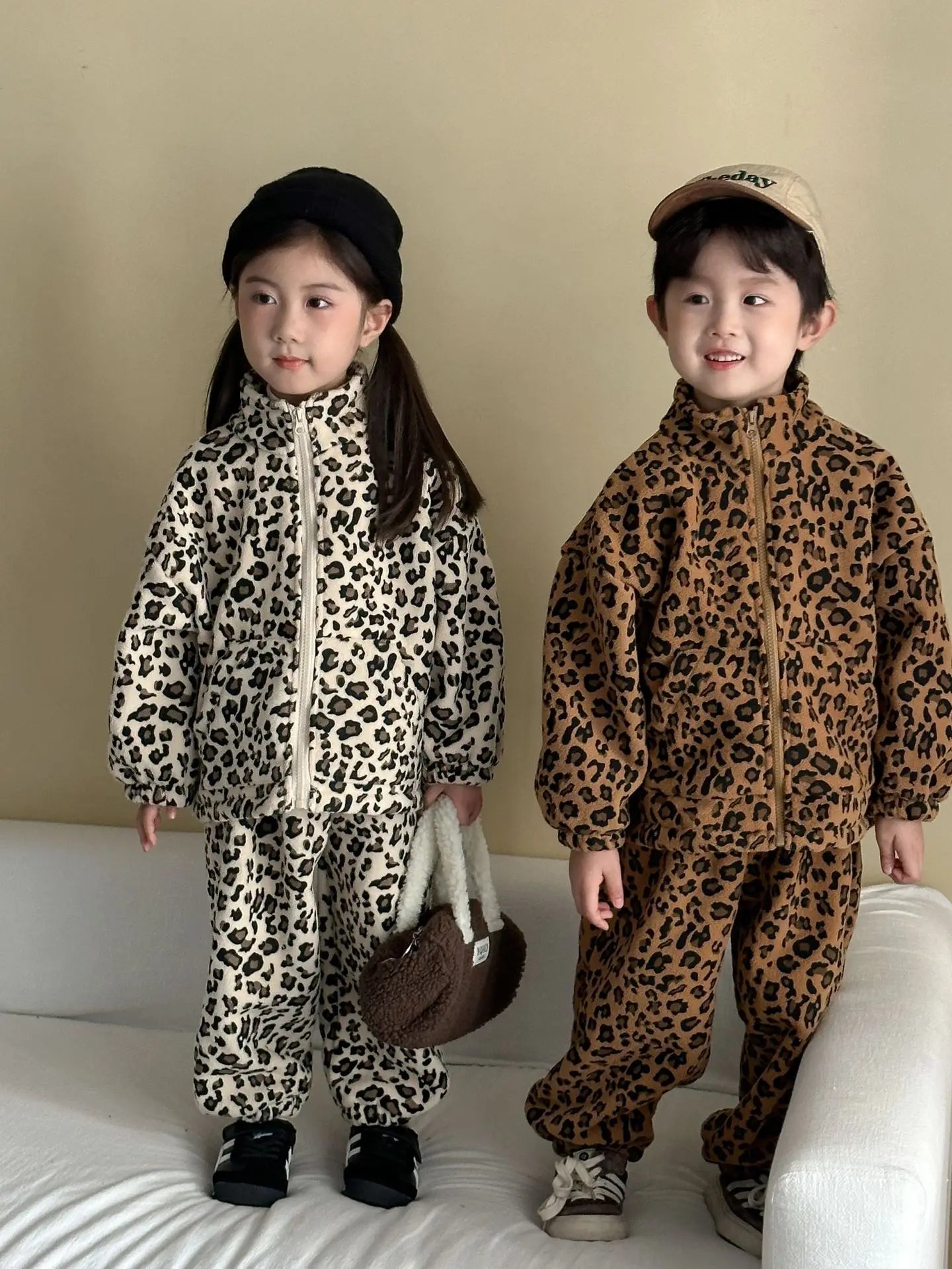 2025 Winter New Children Plus Velvet Thick Clothes Set Leopard Print Boys Girls Fleece Warm Coat + Pants 2pcs Suit Kids Outfits