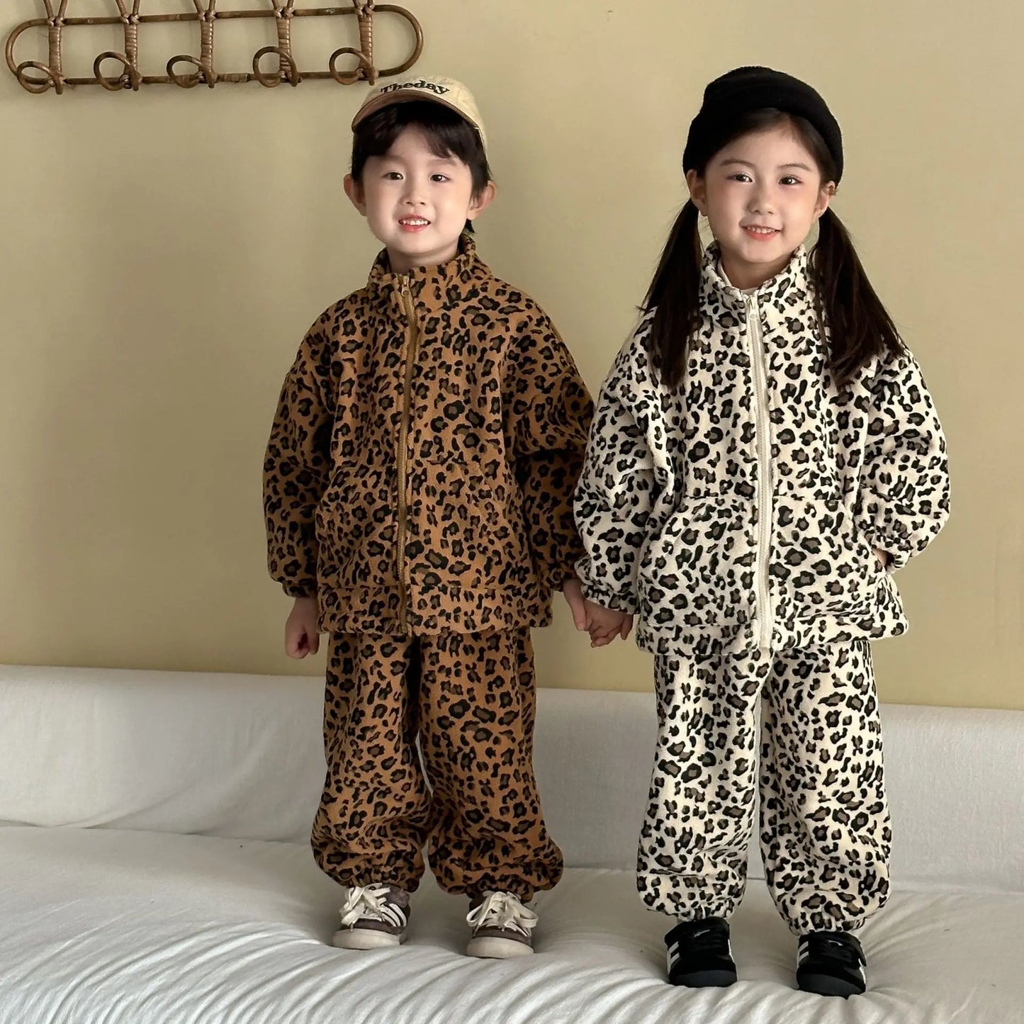 2025 Winter New Children Plus Velvet Thick Clothes Set Leopard Print Boys Girls Fleece Warm Coat + Pants 2pcs Suit Kids Outfits