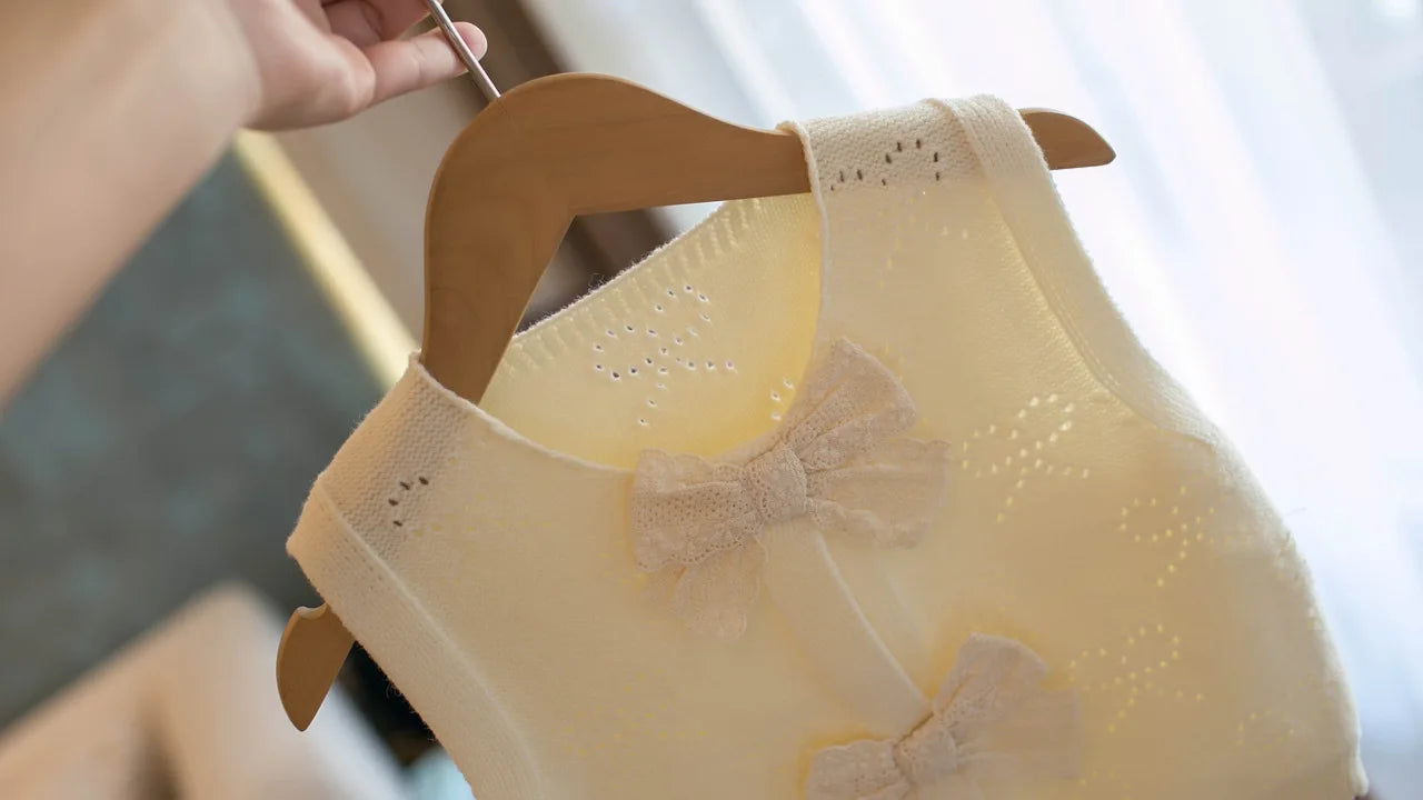 New Princess Trend Front Butterfly-knot Thin Knit Vest Sweater Super Nice Round Neck Sleeveless Girl Waistcoat Chic Tops IY06161