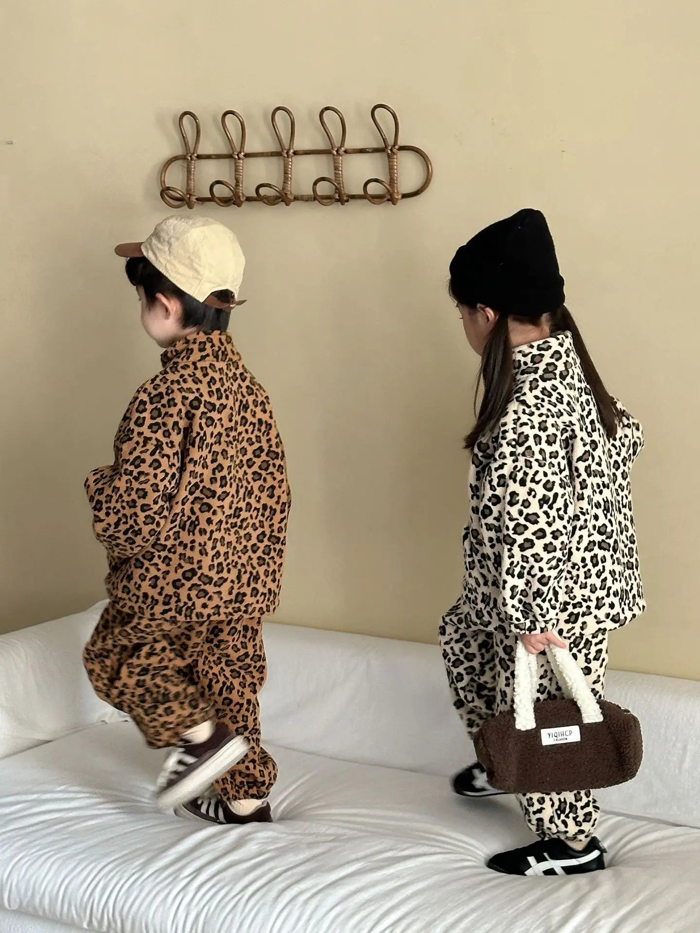 2025 Winter New Children Plus Velvet Thick Clothes Set Leopard Print Boys Girls Fleece Warm Coat + Pants 2pcs Suit Kids Outfits