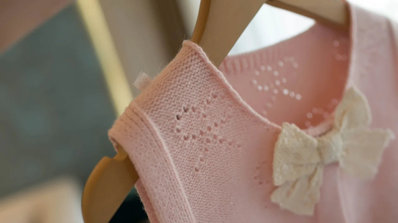 New Princess Trend Front Butterfly-knot Thin Knit Vest Sweater Super Nice Round Neck Sleeveless Girl Waistcoat Chic Tops IY06161