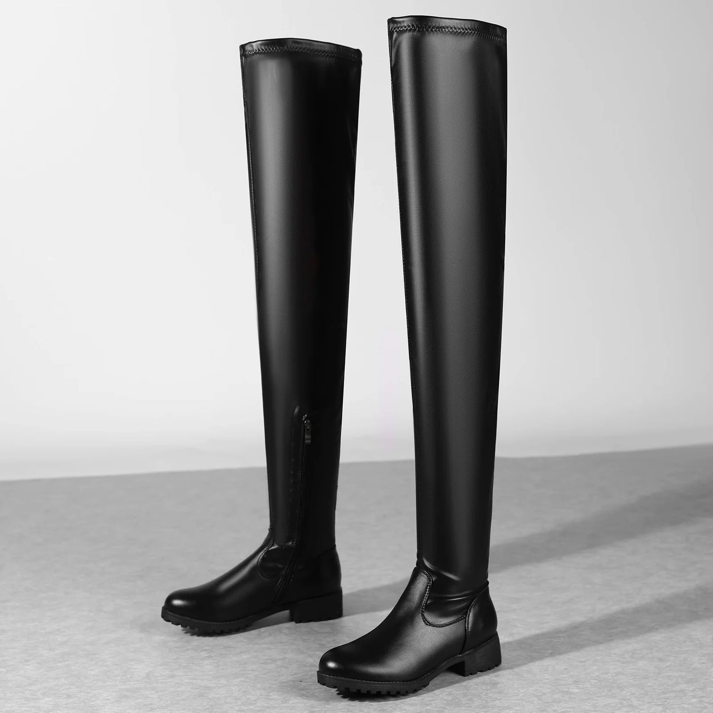 Women's stretchy thigh-high boots, trendy and waterproof. Over-the-knee design with platform sole, perfect for rainy cold weathe