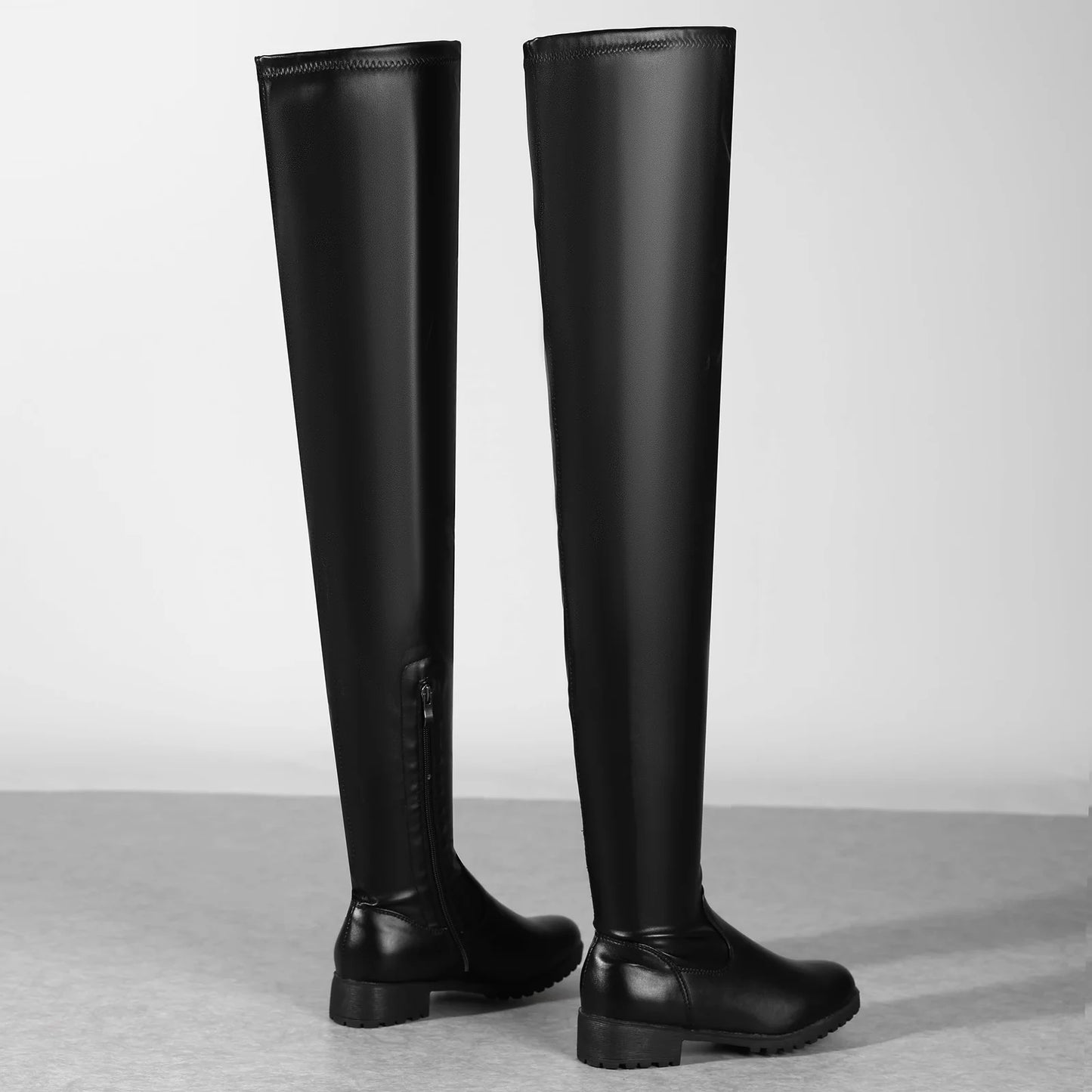 Women's stretchy thigh-high boots, trendy and waterproof. Over-the-knee design with platform sole, perfect for rainy cold weathe