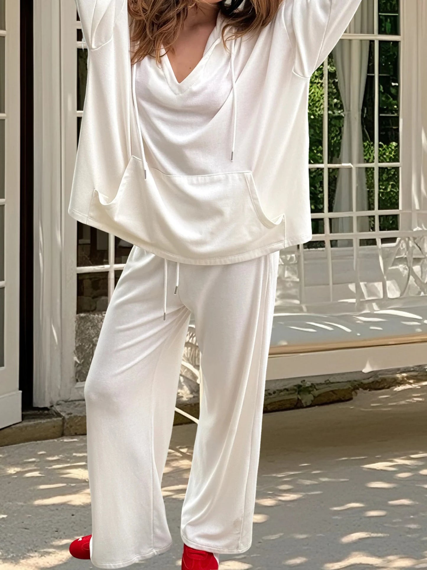 Women s Two-Piece Outfit Long Sleeve Hoodie and Pants Set in Solid Color with Convenient Pockets for Activewear