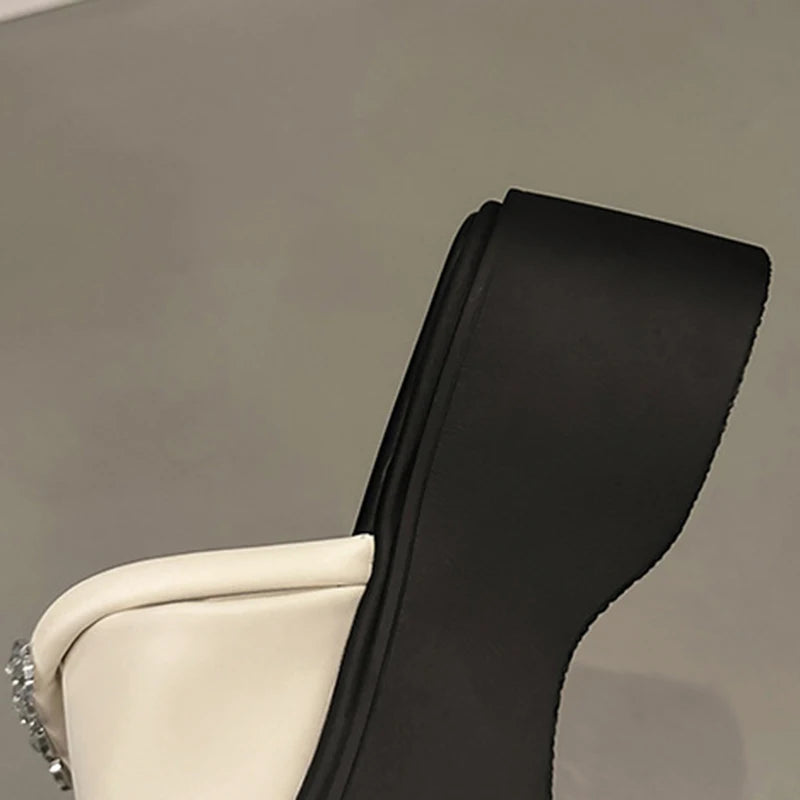 2024 Rhinestones Summer Sandals for Women Fashion Outdoor Wear Slippers high-end Thick Soled Shoes Ladies Elegant Beach Sandals